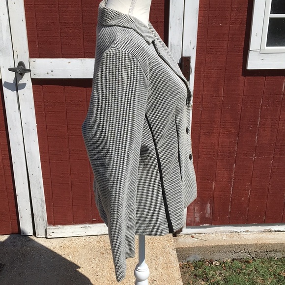 black and white blazer - Picture 2 of 7